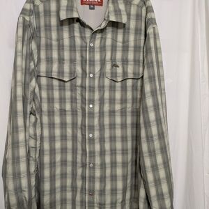 Simms Men's Plaid Button-Up Shirt in Light Gray